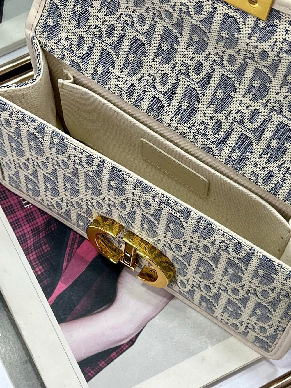 Dragons BagsDiorn Luxury Bag --116179