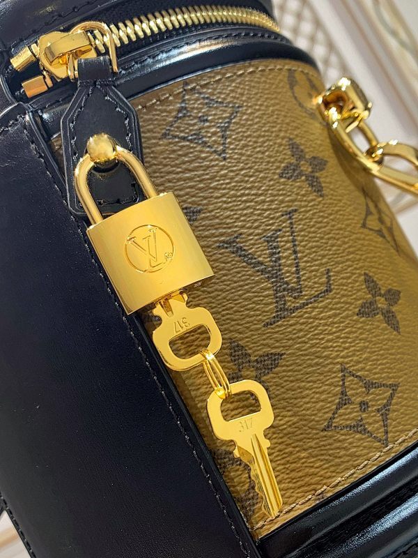 Dragons Bags ln Luxury Bag --59716