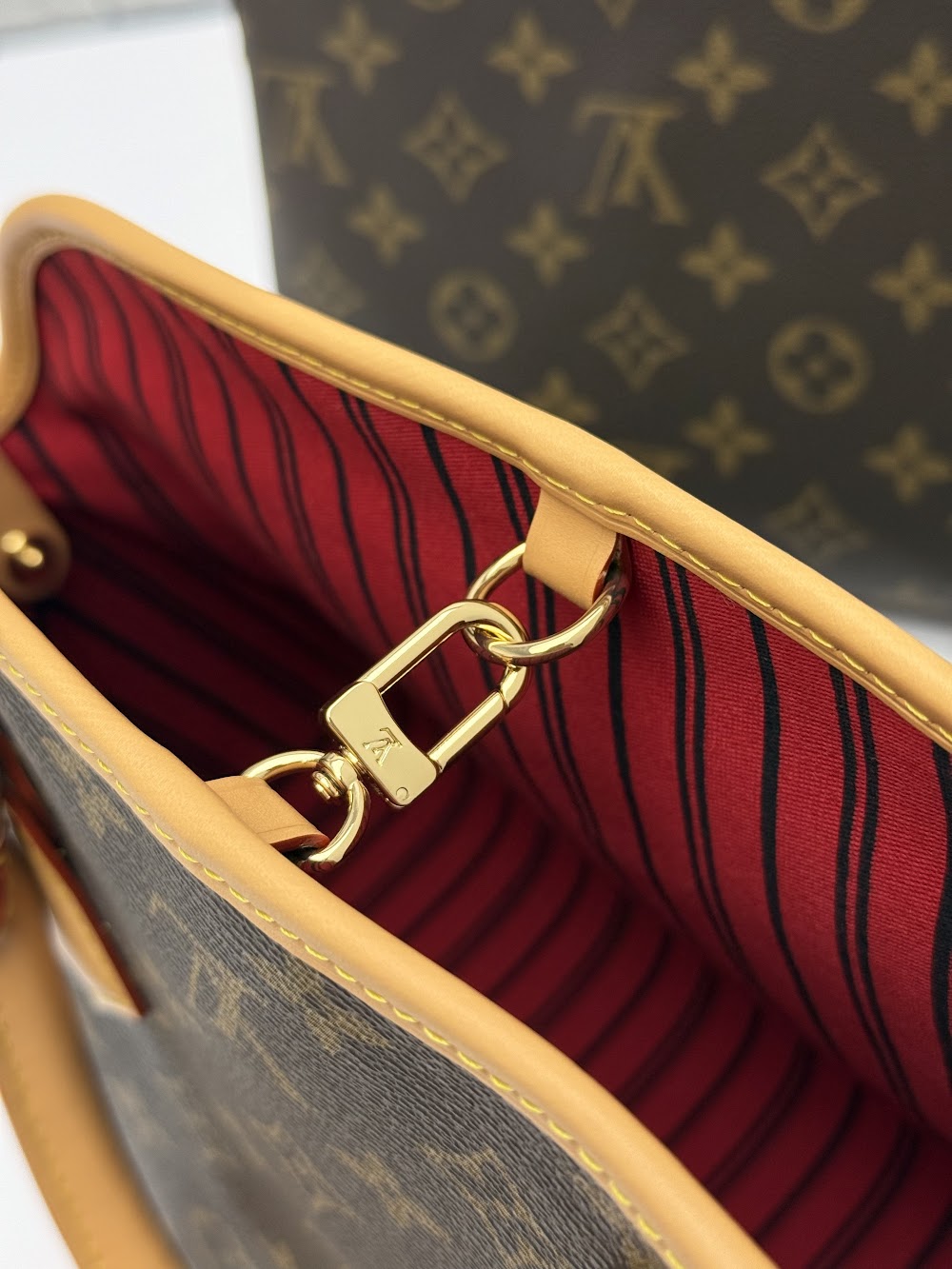 Dragons Bags ln Luxury Bag --81802