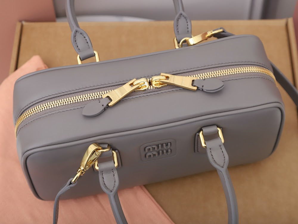 Dragons Bags Miun Miun Luxury Bag --123388
