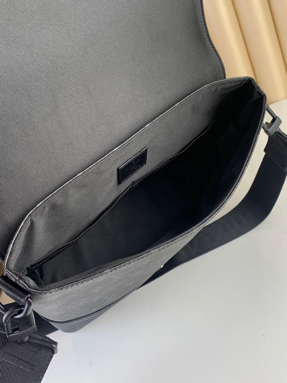 Dragons Bags ln Luxury Bag --67321