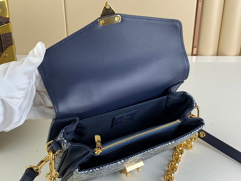 Dragons Bags ln Luxury Bag --61745