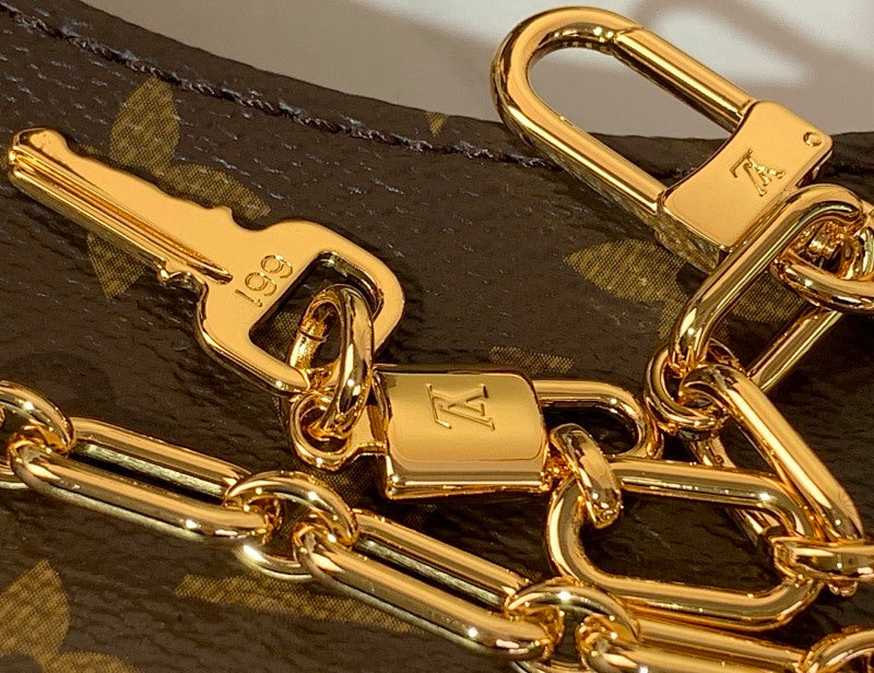 Dragons Bags ln Luxury Bag --63184