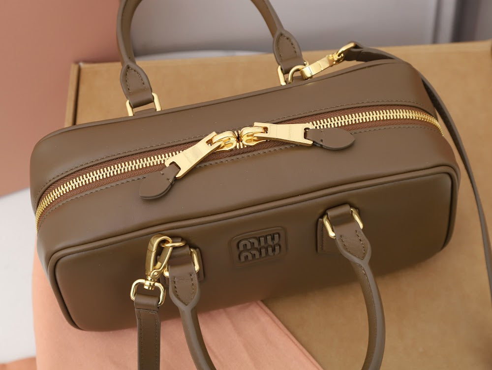Dragons Bags Miun Miun Luxury Bag --123426