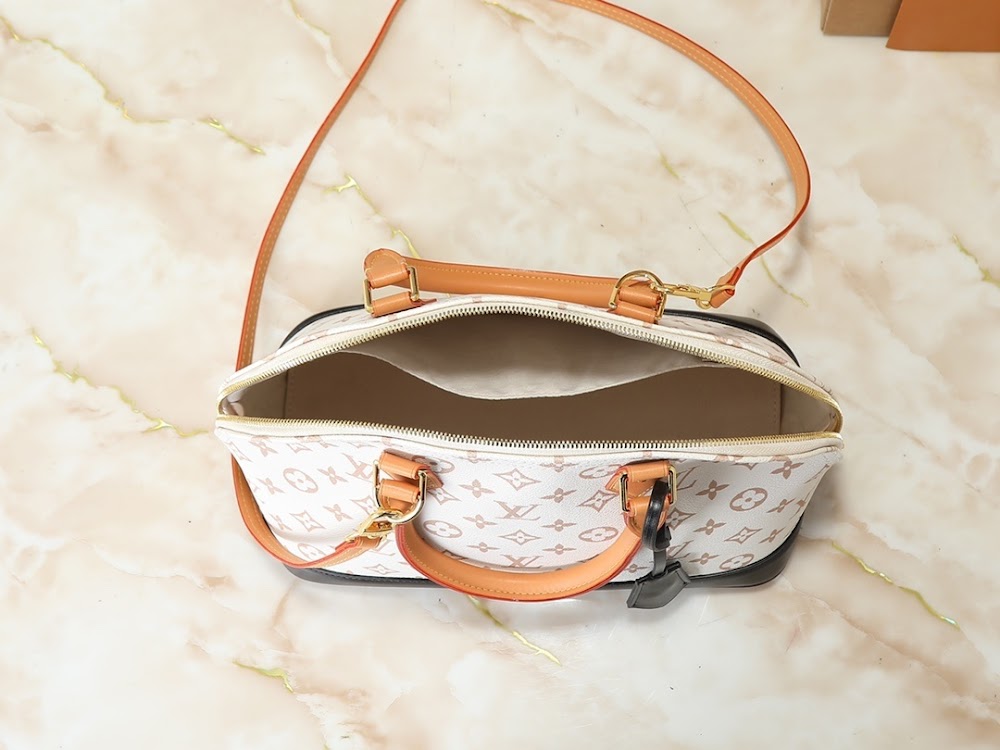 Dragons Bags ln Luxury Bag --77610
