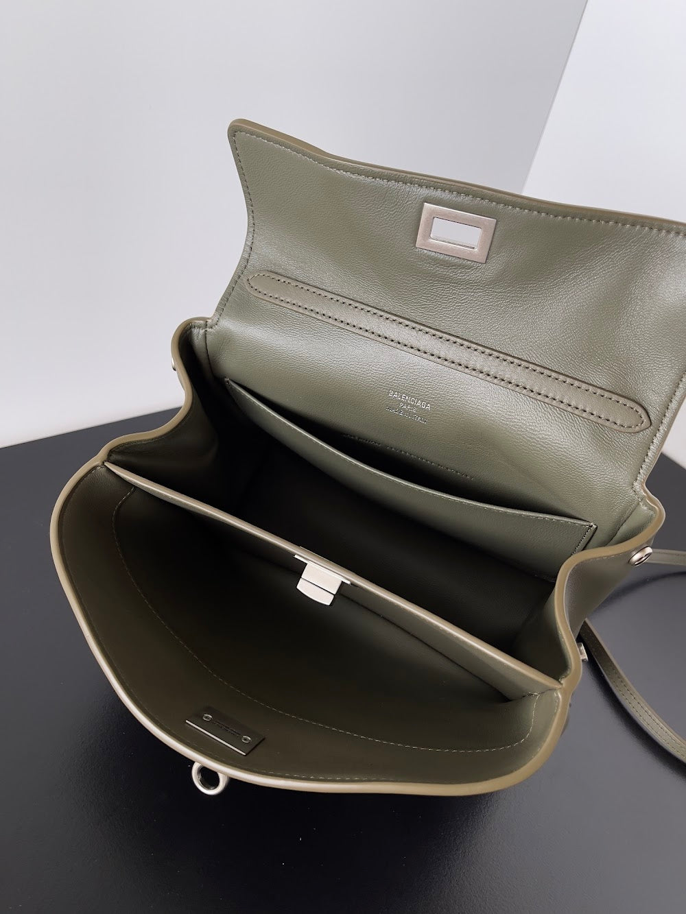Dragons Bags Balenciaga Luxury Bag --110649