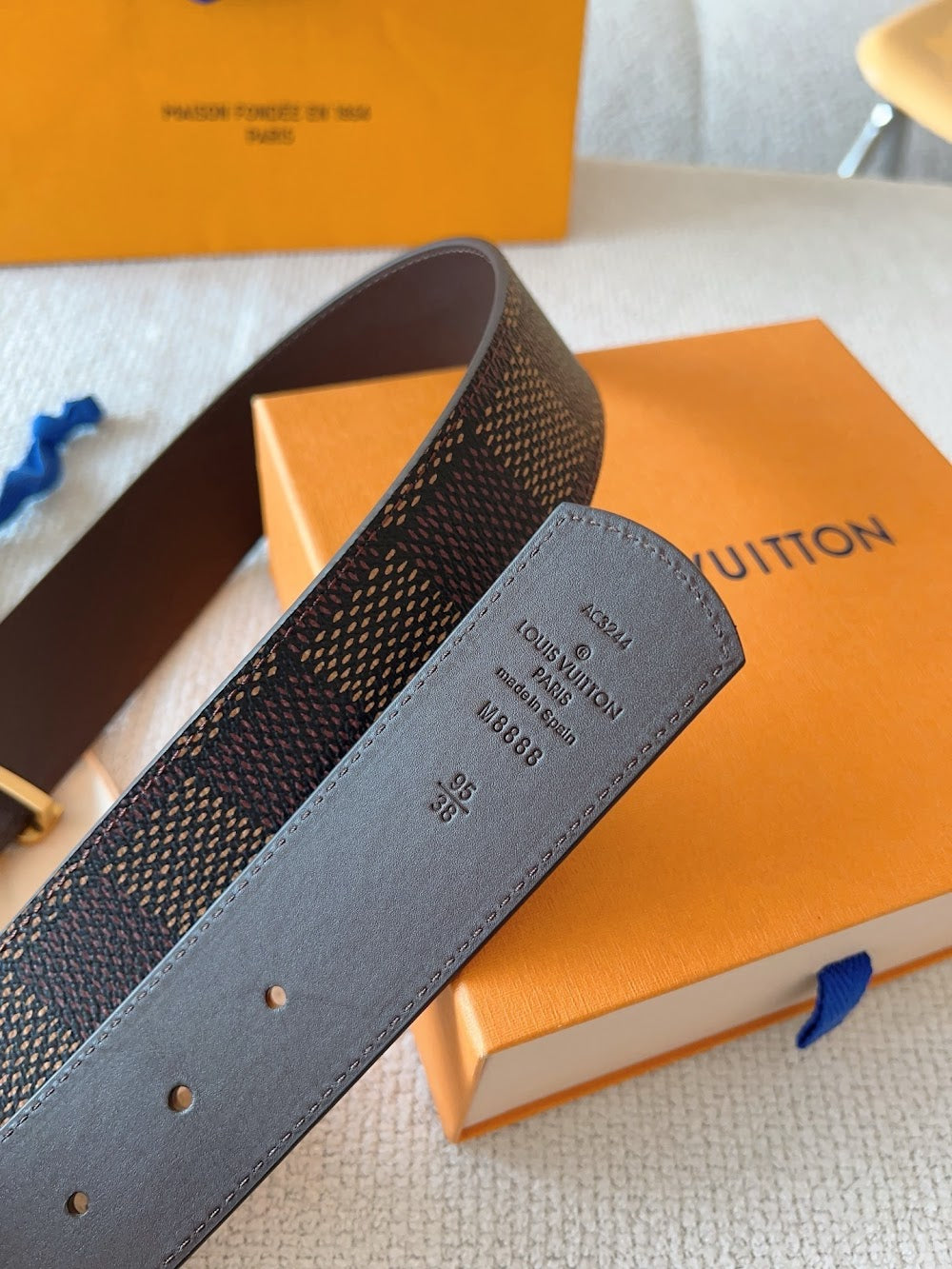 Dragons Bags ln Luxury Belt --110224