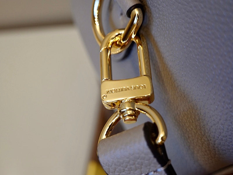 Dragons Bags ln Luxury Bag --66630