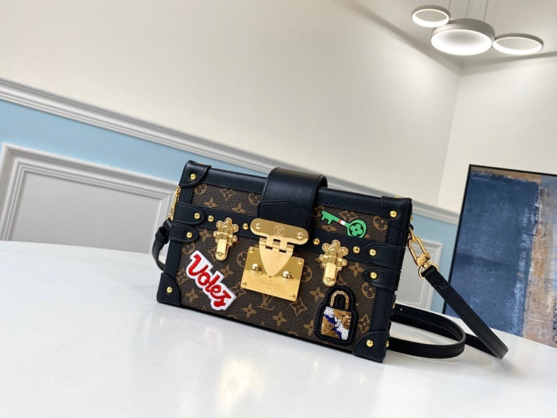 Dragons Bags ln Luxury Bag --58171
