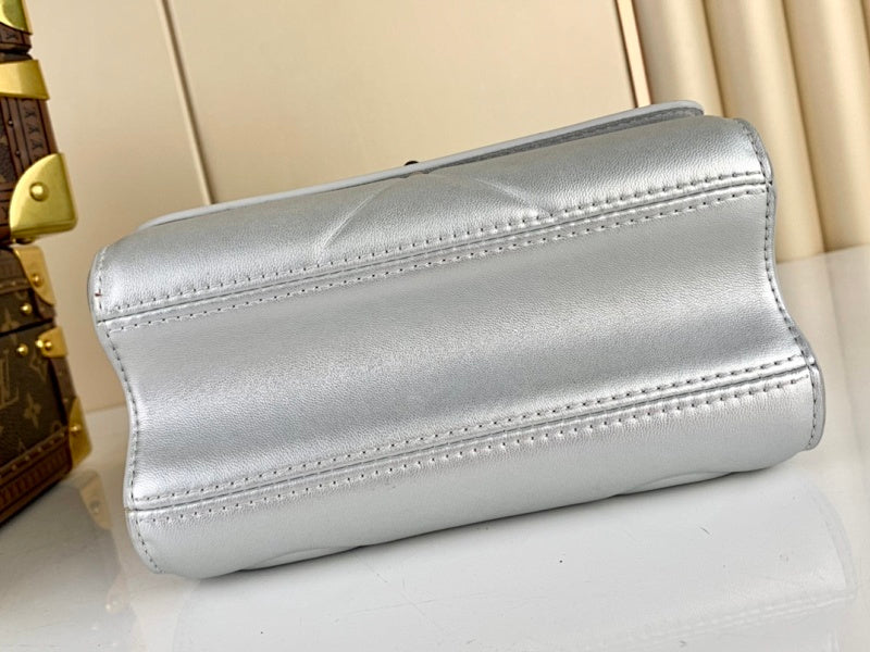 Dragons Bags ln Luxury Bag --60699