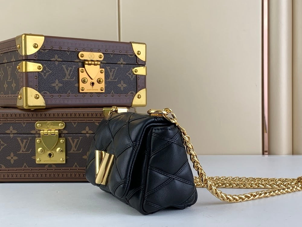 Dragons Bags ln Luxury Bag --61963