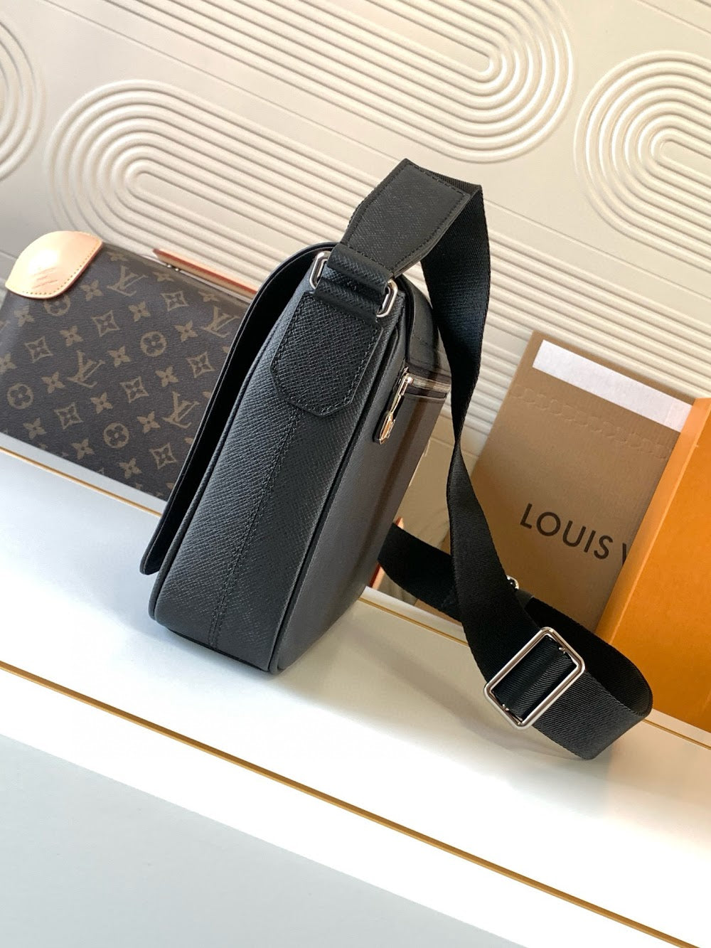 Dragons Bags ln Luxury Bag --71011