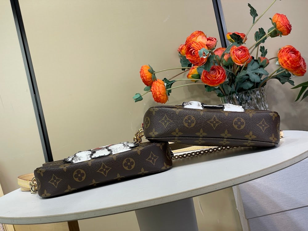 Dragons Bags ln Luxury Bag --95570