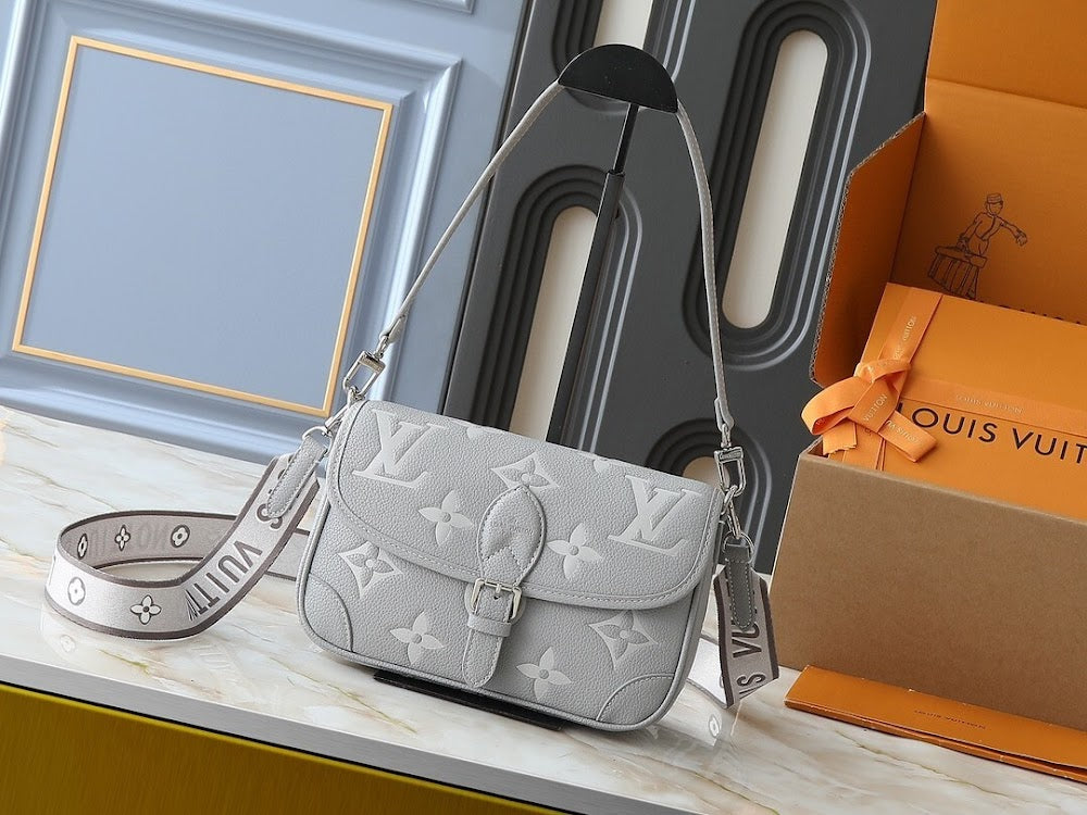 Dragons Bags ln Luxury Bag --76715