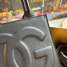 new-luxury-designer-bags-nm6911