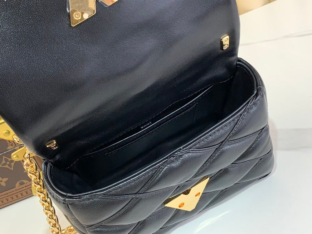 Dragons Bags ln Luxury Bag --56591