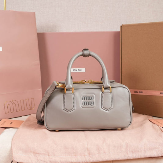 Dragons Bags Miun Miun Luxury Bag --123523