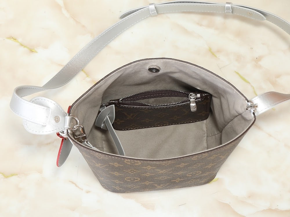 Dragons Bags ln Luxury Bag --77698