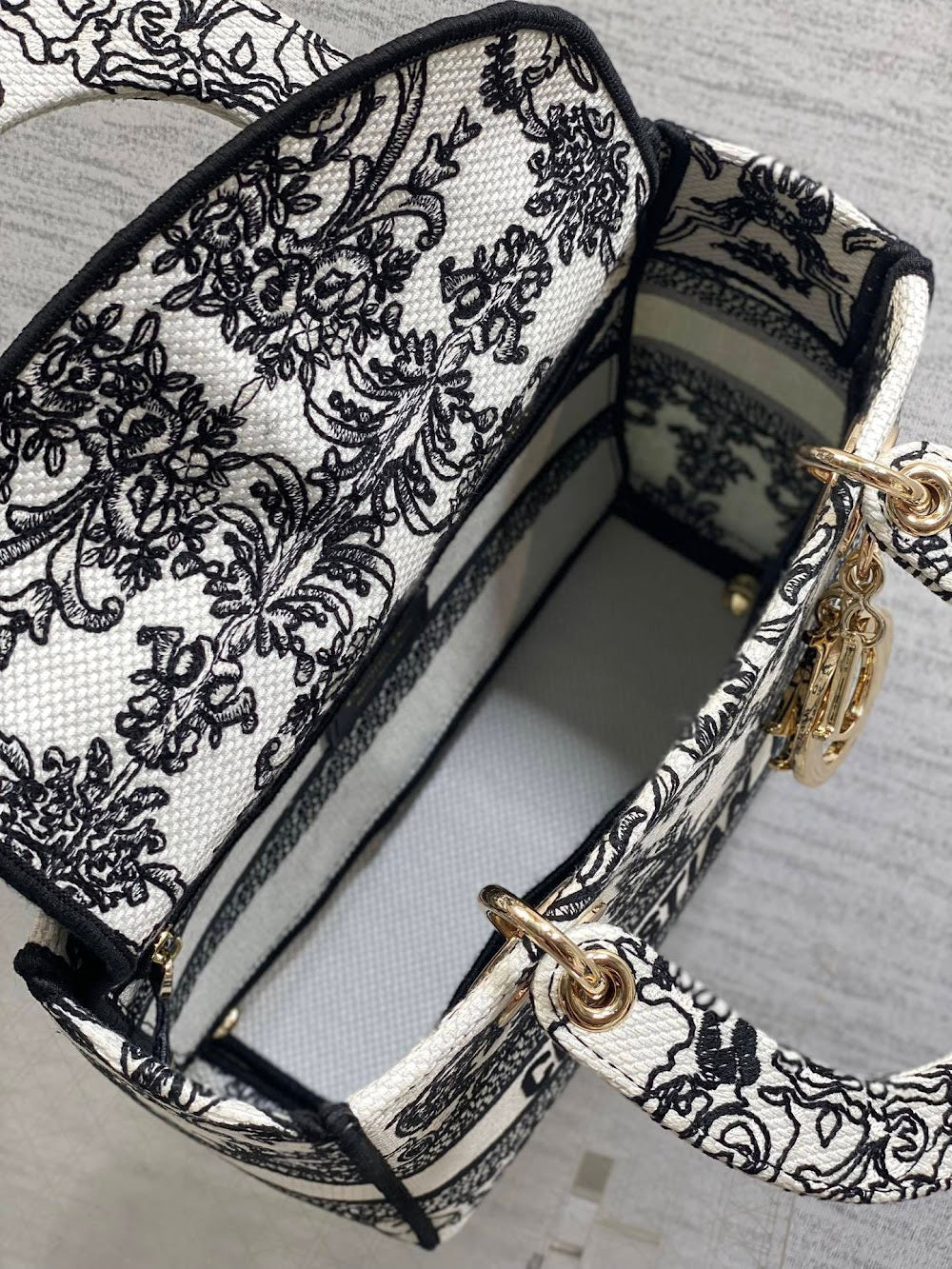 Dragons BagsDiorn Luxury Bag --115460