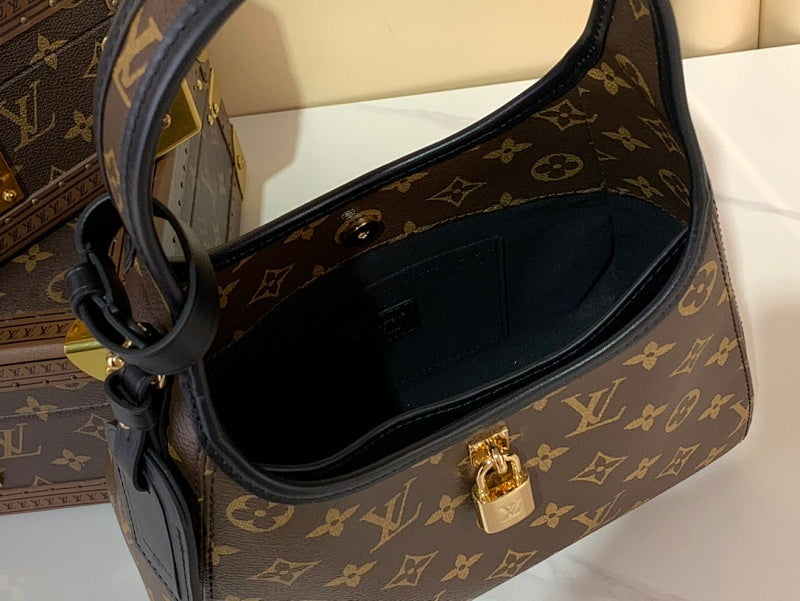 Dragons Bags ln Luxury Bag --62716