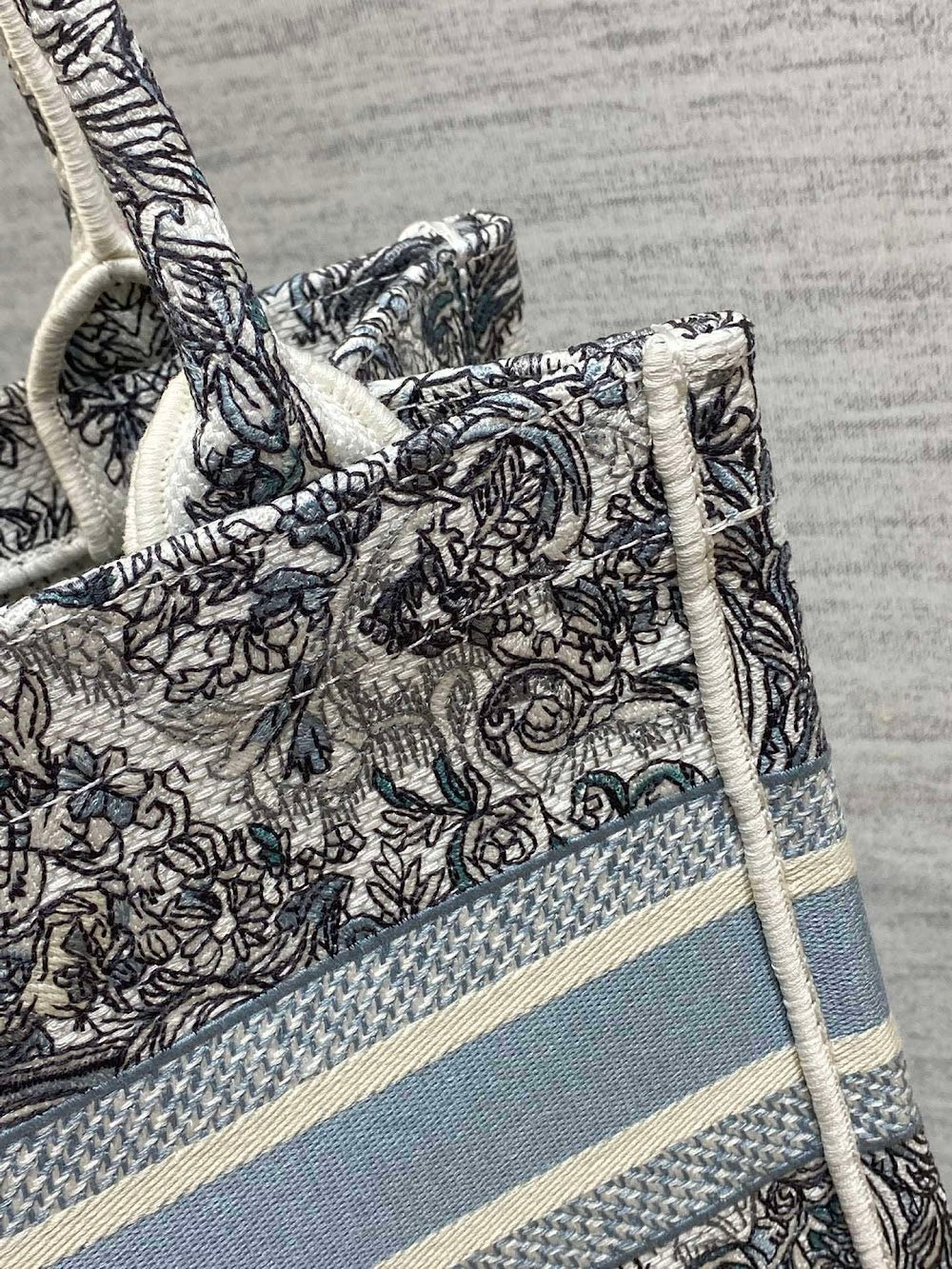 Dragons BagsDiorn Luxury Bag --115286