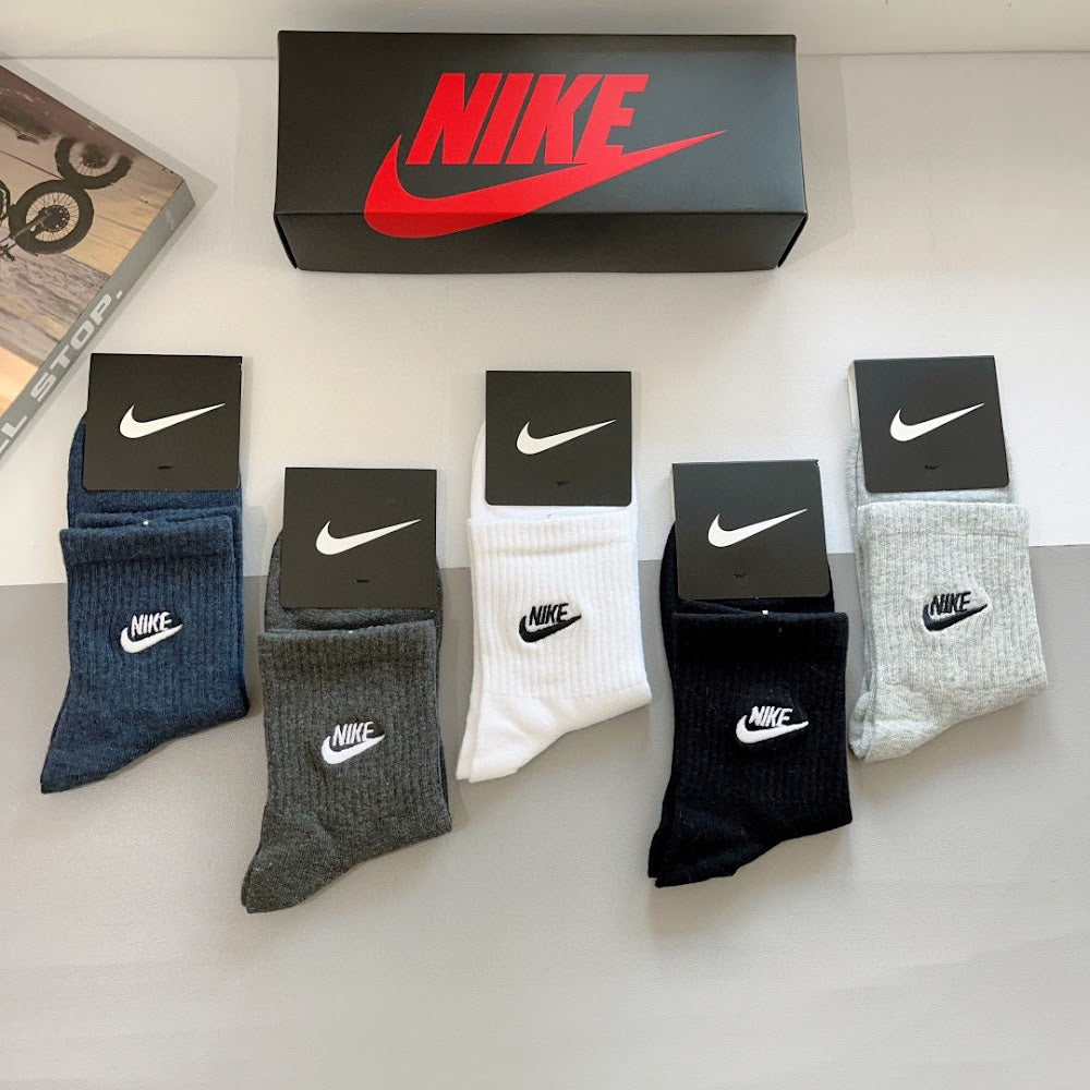 Dragons Bags Premium Luxury Socks --98097