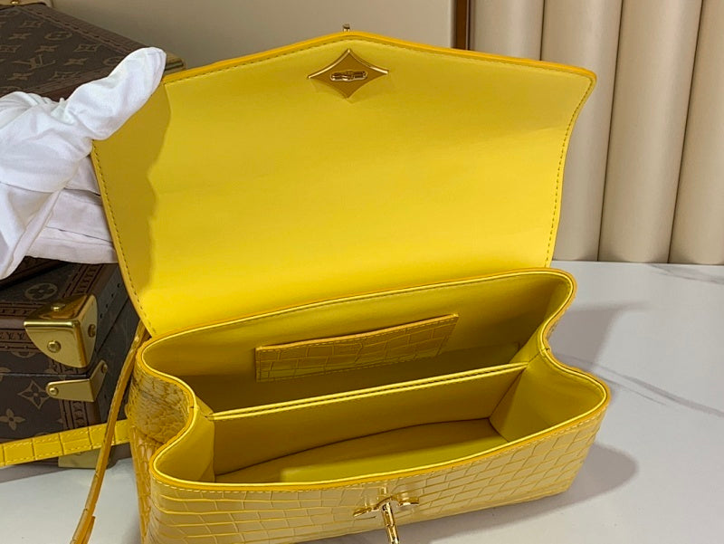 Dragons Bags ln Luxury Bag --62651
