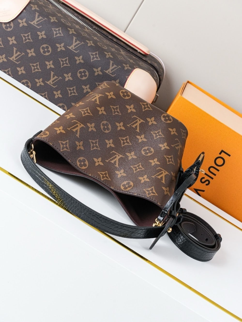 Dragons Bags ln Luxury Bag --81881