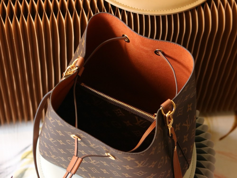 Dragons Bags ln Luxury Bag --81616