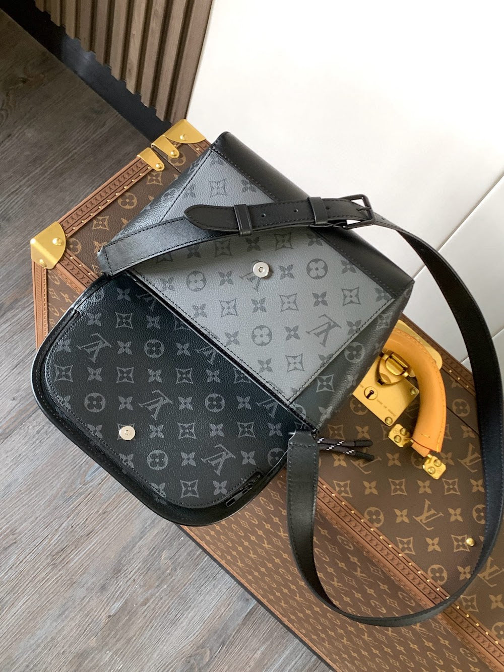 Dragons Bags ln Luxury Bag --71109