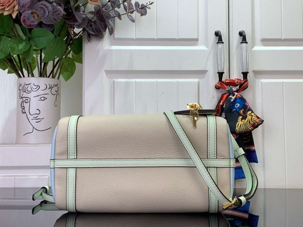 Dragons Bags ln Luxury Bag --96697