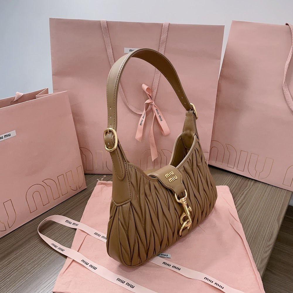 Dragons Bags Miun Miun Luxury Bag --123259