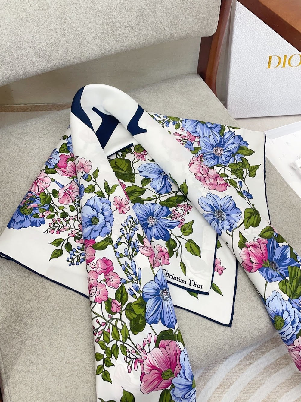 Dragons Bags Premium Designer Scarf --98866