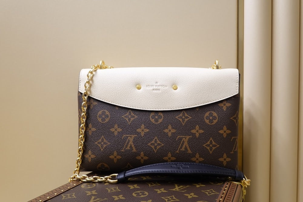 Dragons Bags ln Luxury Bag --60604