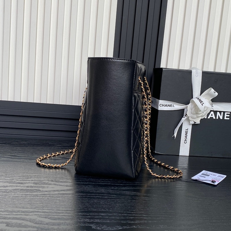 new-luxury-designer-bags-nm9490