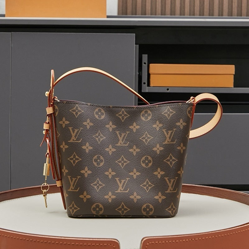 Dragons Bags ln Luxury Bag --81824