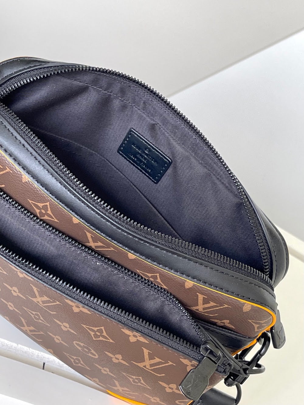 Dragons Bags ln Luxury Bag --70212