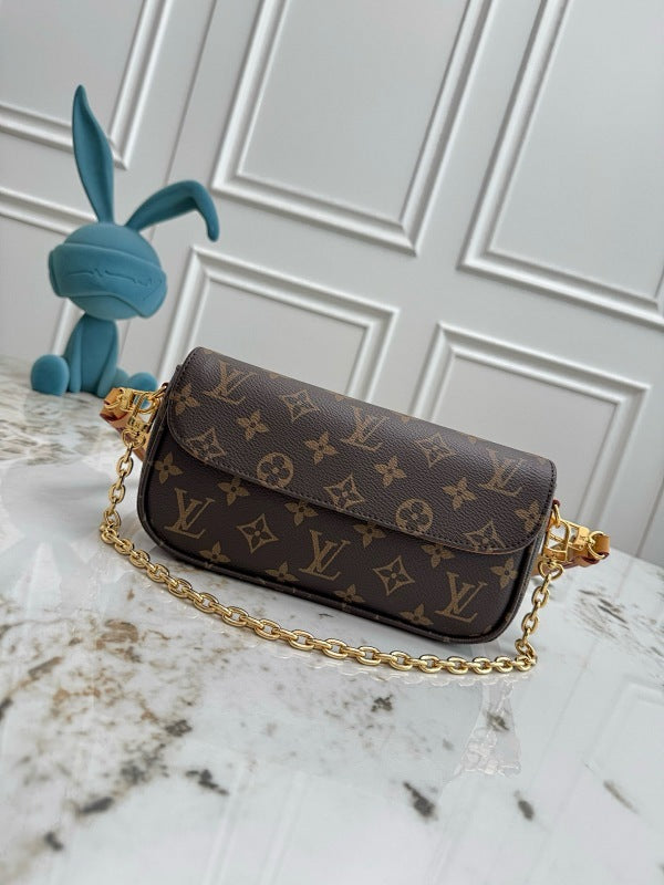 Dragons Bags ln Luxury Bag --81781