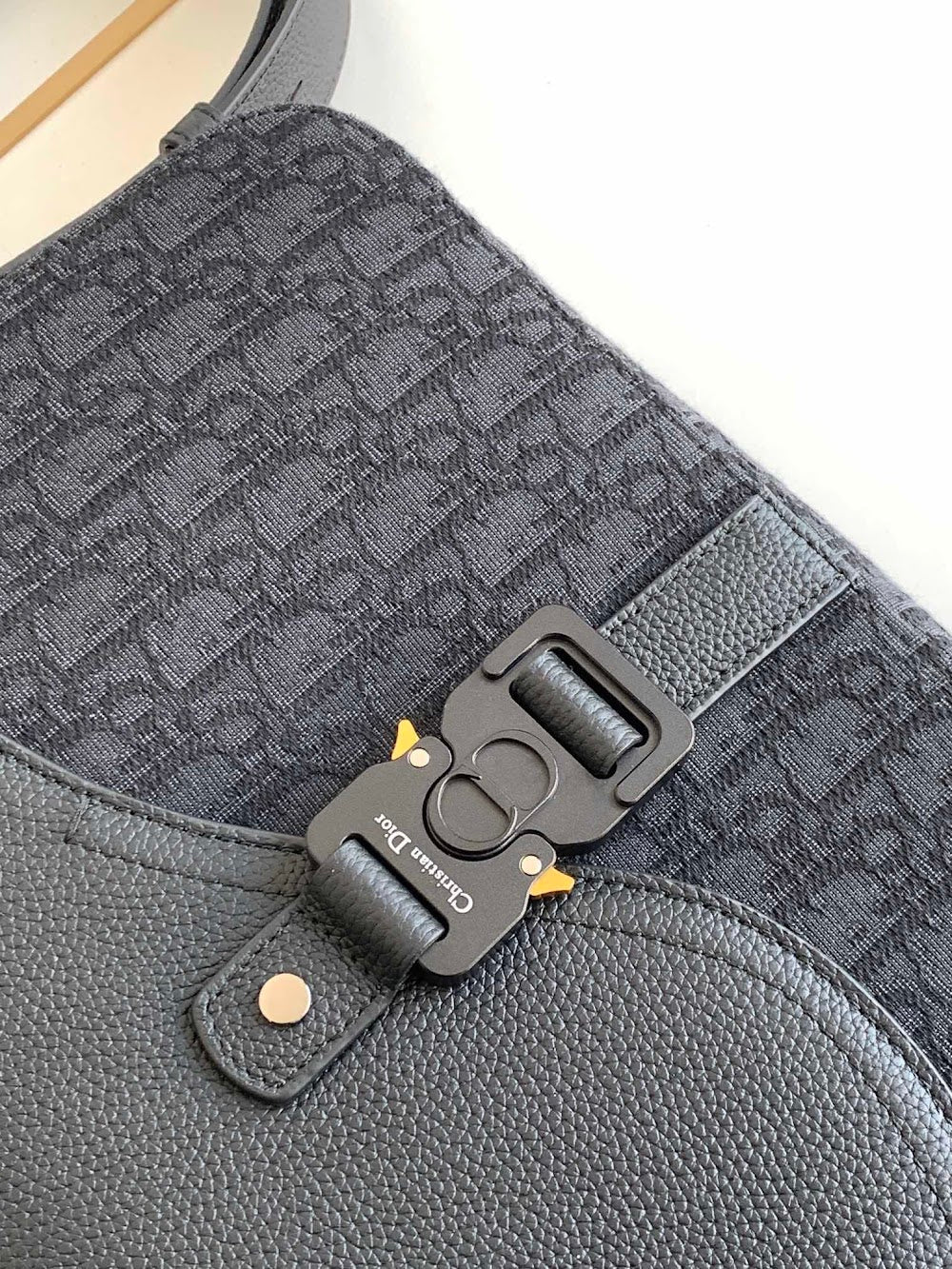Dragons BagsDiorn Luxury Bag --115161