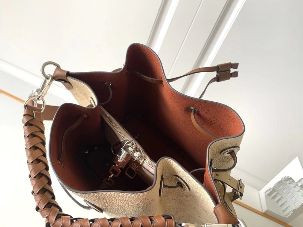 Dragons Bags ln Luxury Bag --97109