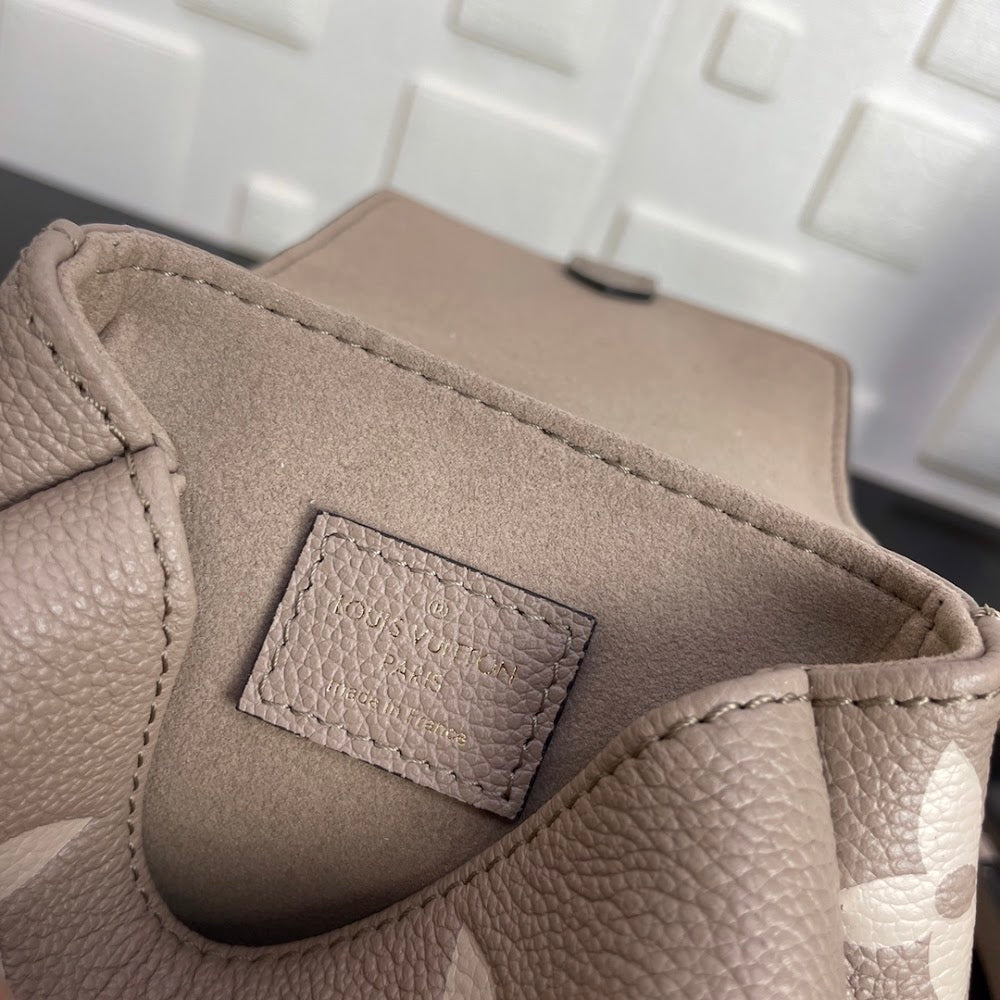 Dragons Bags ln Luxury Bag --66308