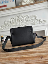 new-luxury-designer-bags-nm11569
