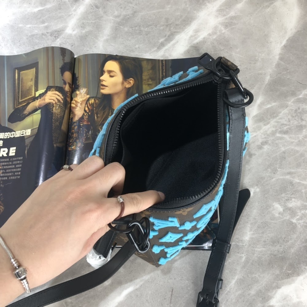 Dragons Bags ln Luxury Bag --67444