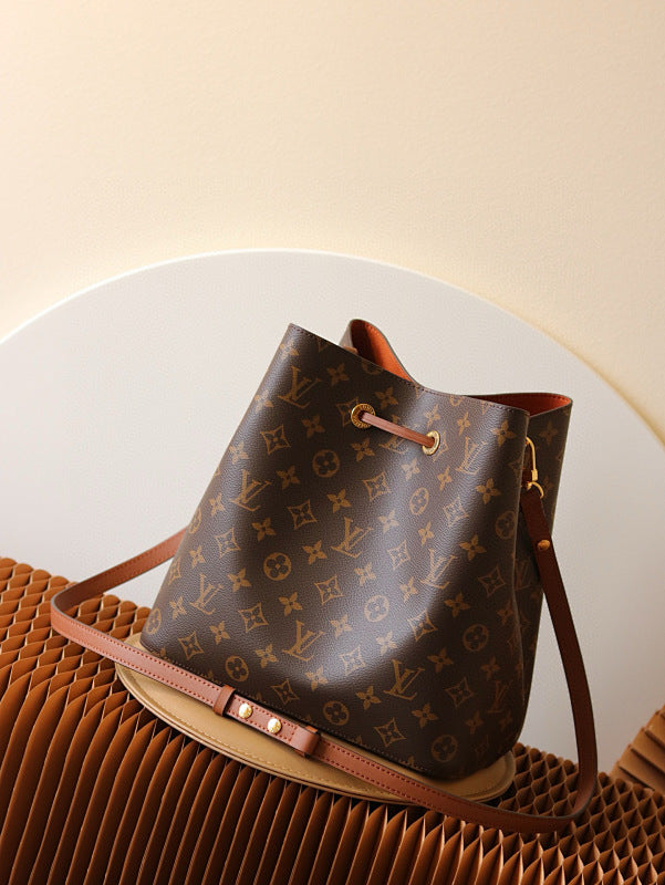 Dragons Bags ln Luxury Bag --81616