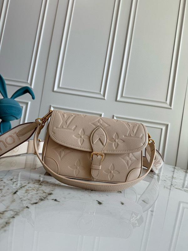 Dragons Bags ln Luxury Bag --81742