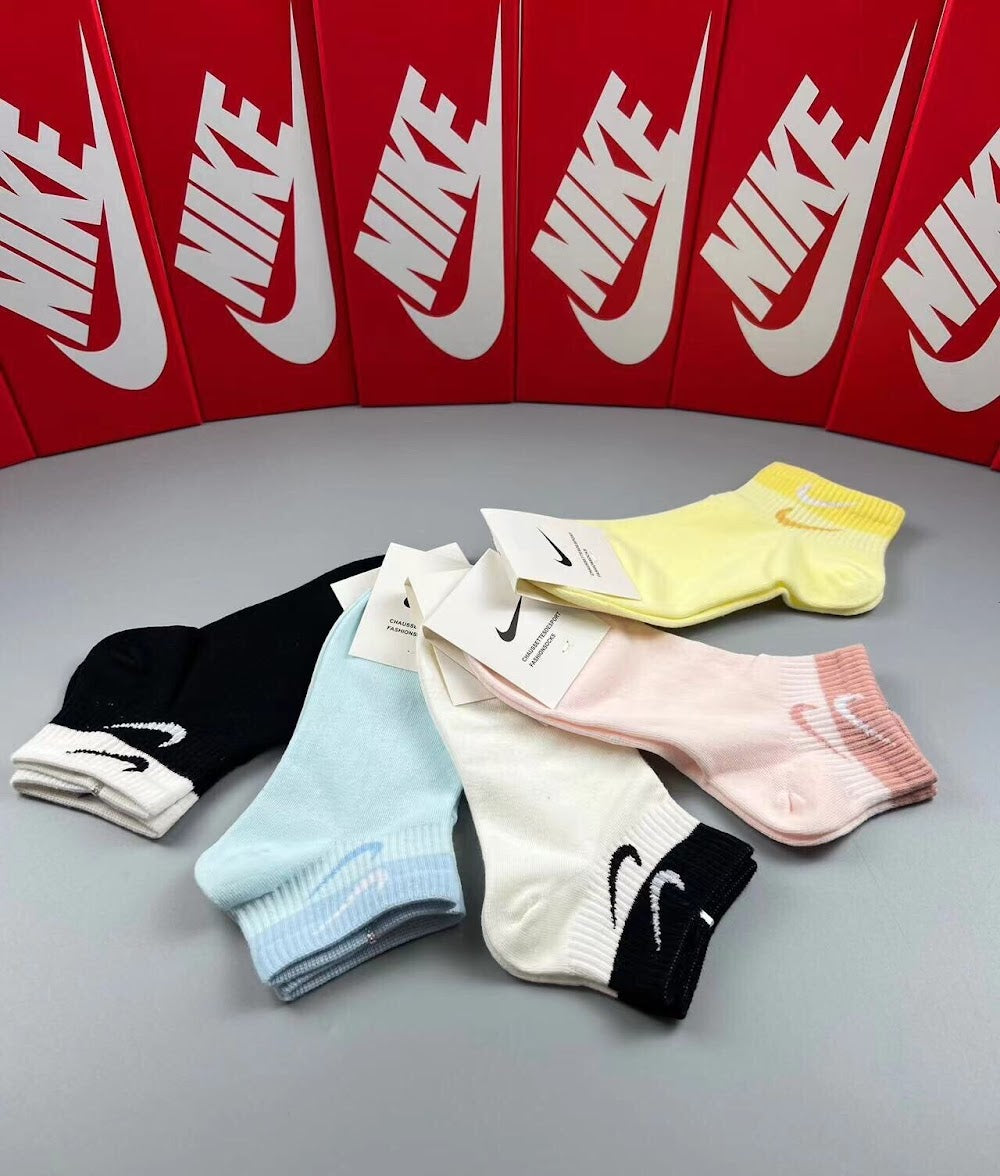Dragons Bags Premium Luxury Socks --98347