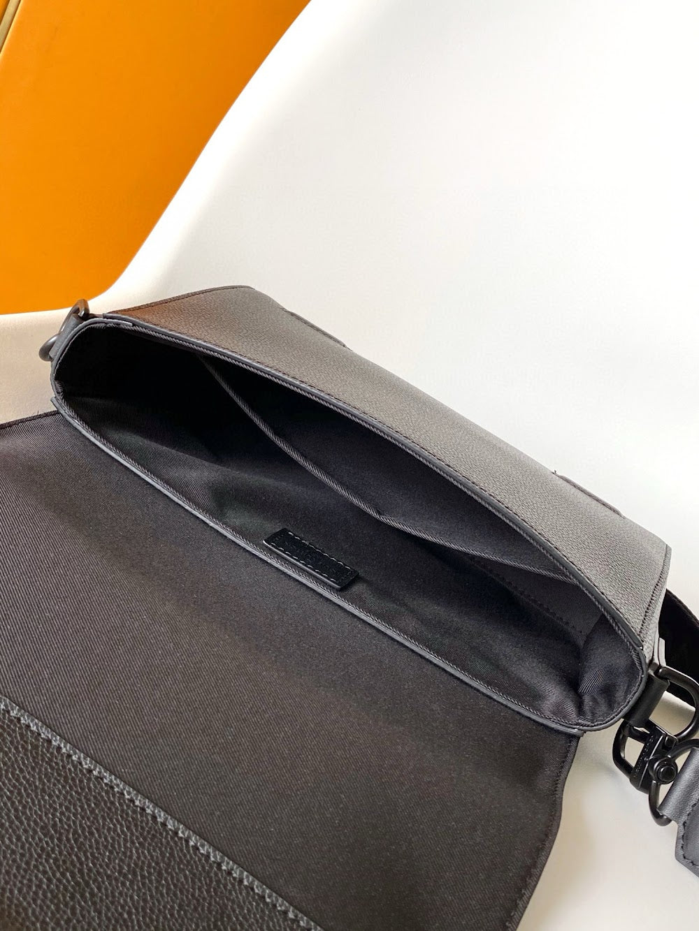 Dragons Bags ln Luxury Bag --70926