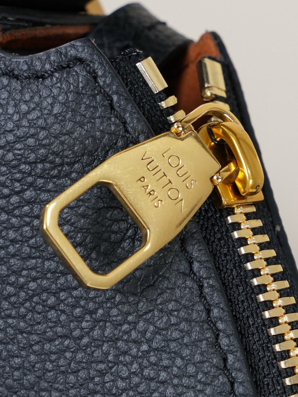 Dragons Bags ln Luxury Bag --81733