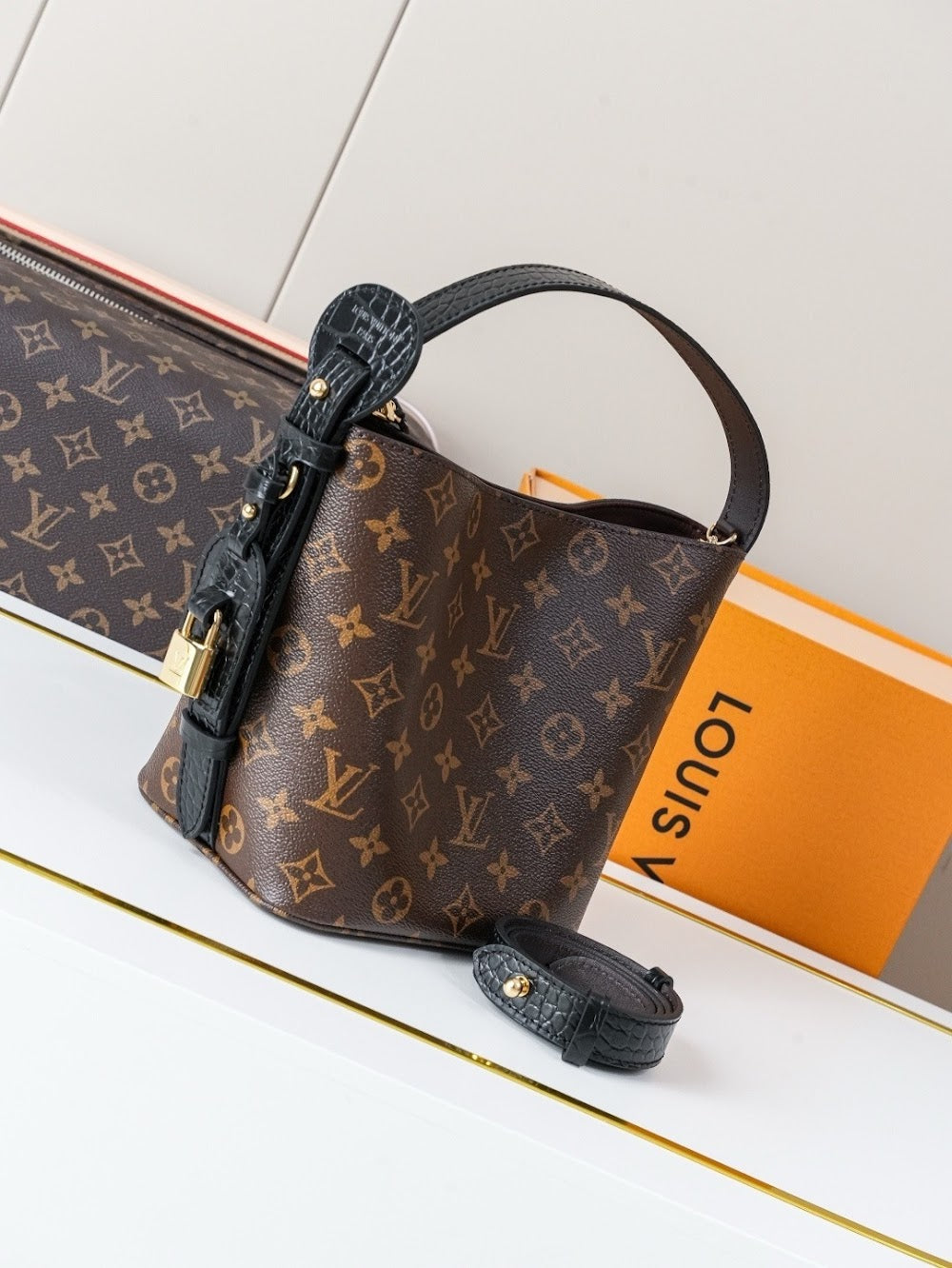 Dragons Bags ln Luxury Bag --81881