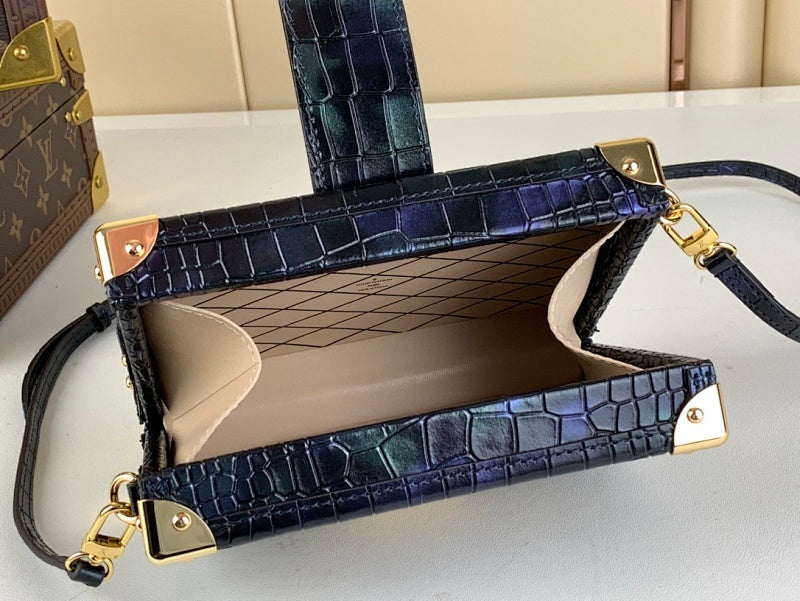 Dragons Bags ln Luxury Bag --61805